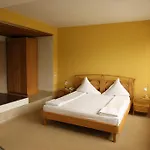 Hotel Central Hotel 2*