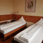 Hotel Central Hotel 2*