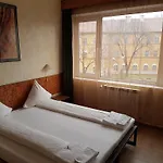 Hotel Central Hotel 2*