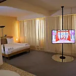 Hotel Central מלון