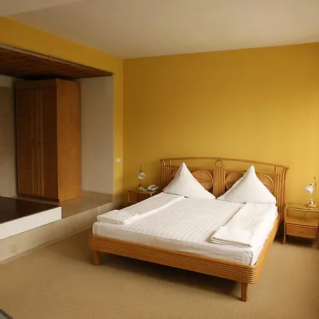 Hotel Central מלון 2*