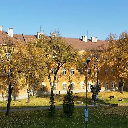 فندق Hotel Central تيميشورا