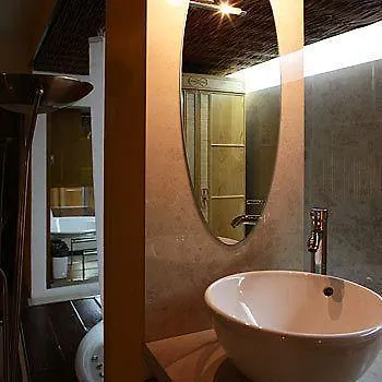 Hotel Central מלון