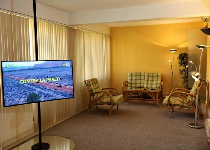 מלון Hotel Central